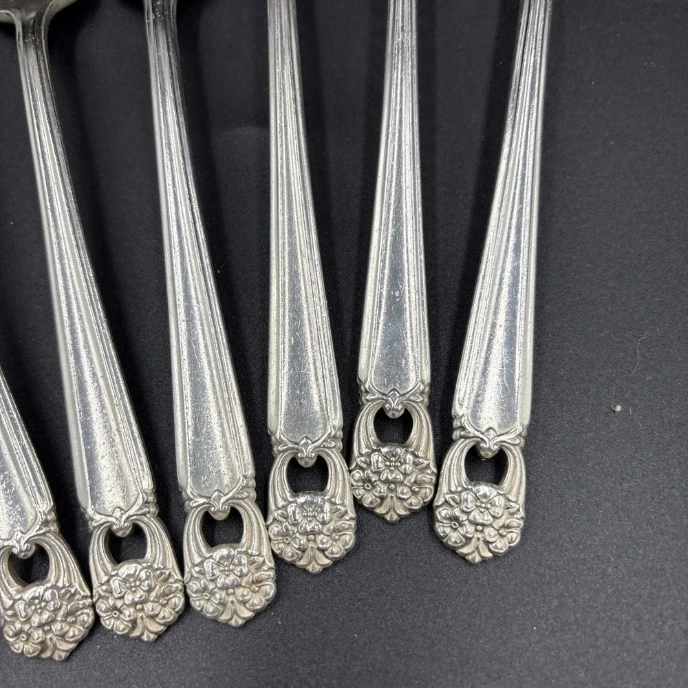 1847 Rogers Bros Inter. ETERNALLY YOURS Silverplate 6 DINNER FORKS Silverware